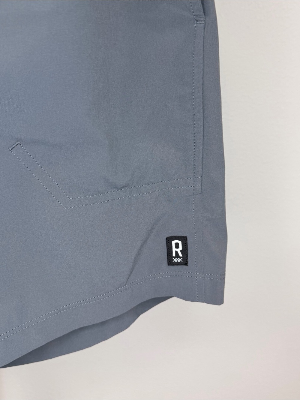 Rhone Essentials Men's Gray Hybrid Athletic Shorts with Pockets Size S - Picture 3 of 7